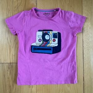 Mini Boden girls fun tee with pocket zipper + surprise